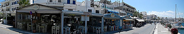 Hamnpromenaden i Naxos sad.