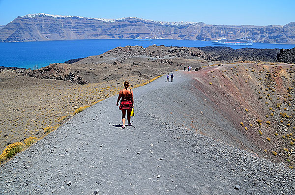 Hemgång från vulkanen på Santorini.