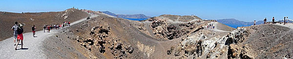 Vulkanen Nea Kameni på Santorini.